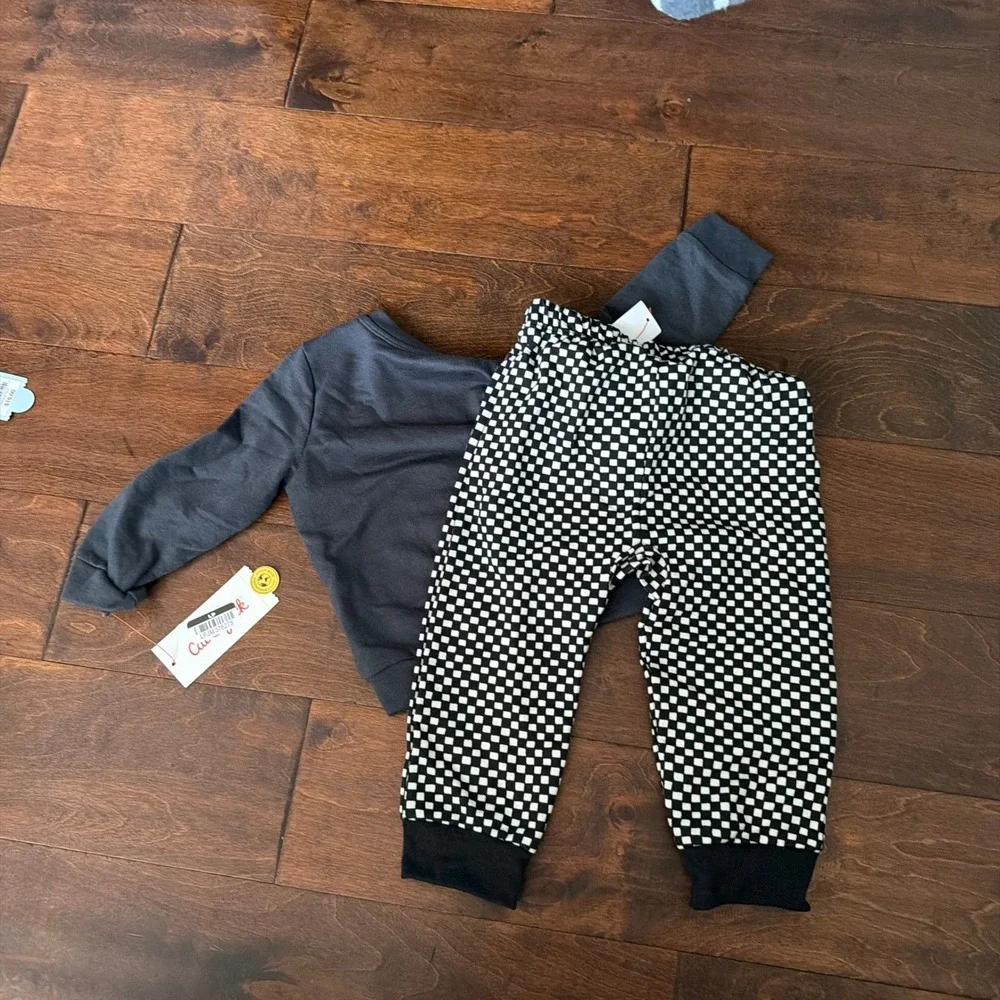 Cat & Jack Boys 6-9  M Halloween Milk Monster Shirt Checkered Jogger Pants Grey